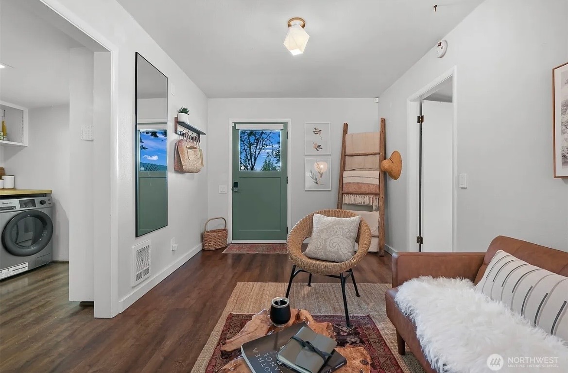 Building Photo - 2562 Lake Whatcom Blvd