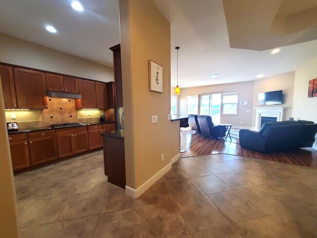 Building Photo - Gorgeous executive style home available fo...