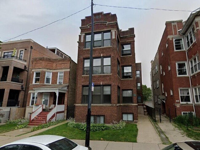 Primary Photo - 1457 W Foster Ave