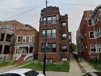 Building Photo - 1457 W Foster Ave