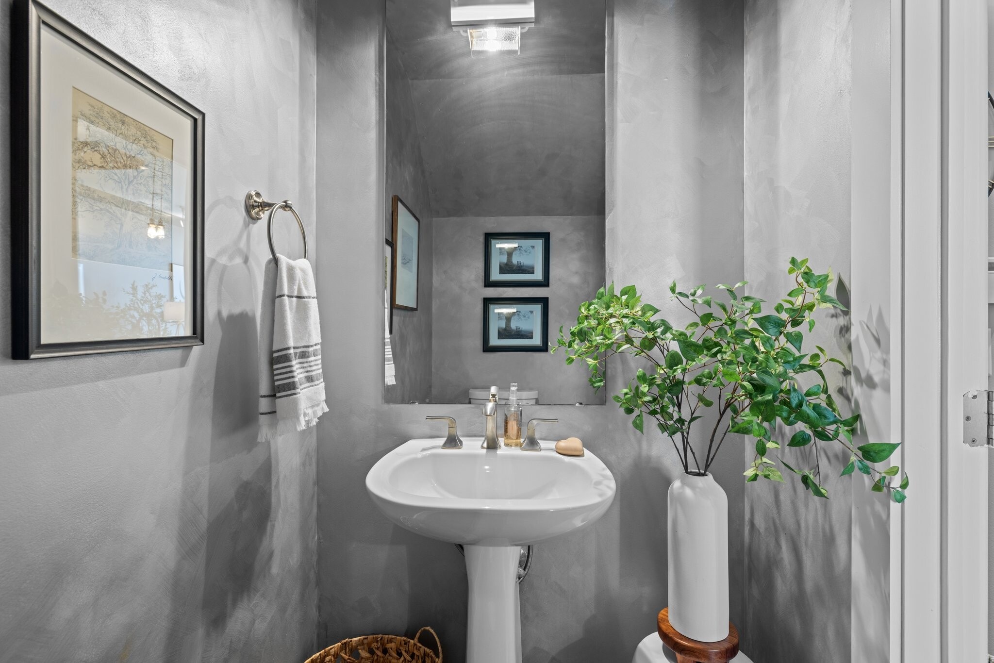 Building Photo - 444 S Blount St