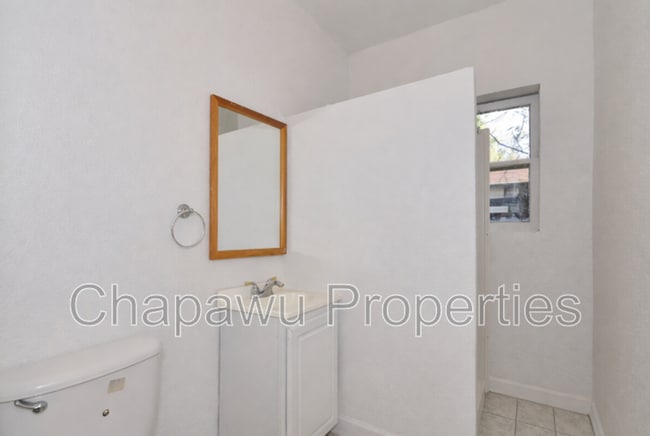 Building Photo - 113 S Olive St