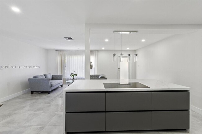 Building Photo - 8014 NW 101st Ave