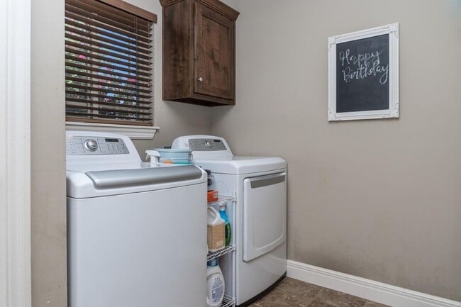 Building Photo - COMING SOON! Battlefield Area, Republic Public Schools