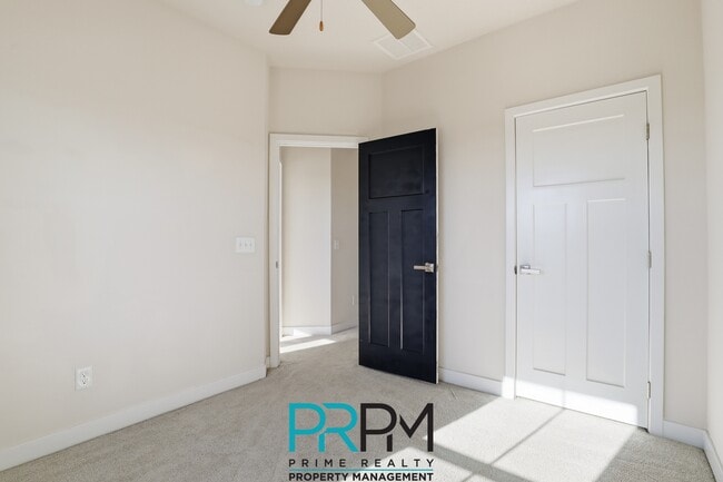 Building Photo - 49 Itasca Dr