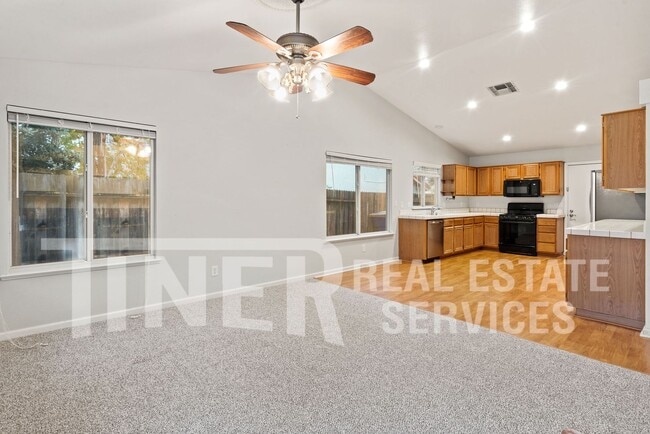 Building Photo - 134 John Henry Cir