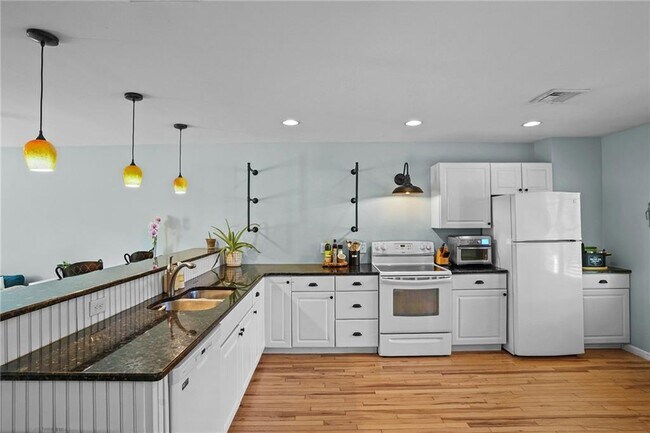 Building Photo - 31 Smith St