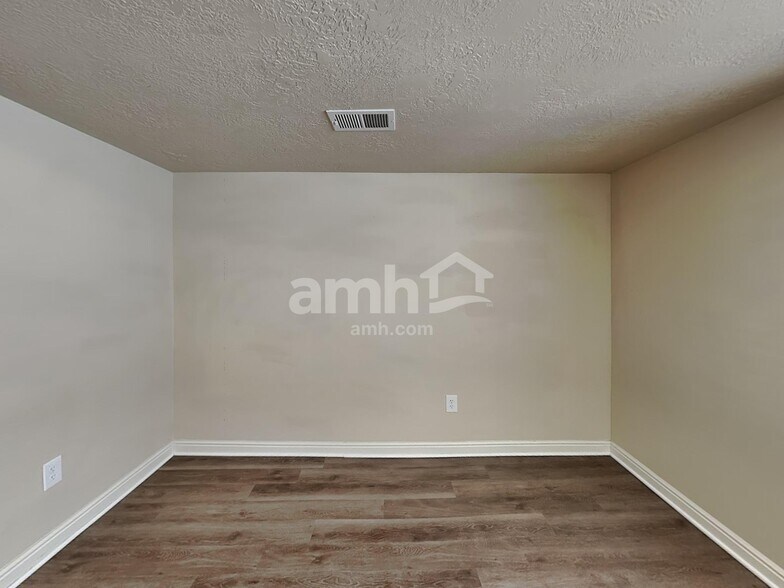 Building Photo - 980 Inverness Dr