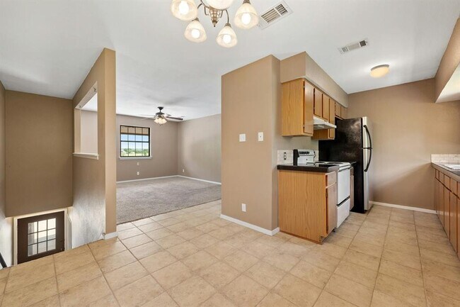 Building Photo - 1700 Co Rd 130