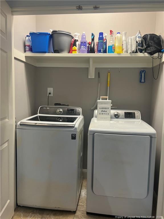 Building Photo - 158 Gallery Dr