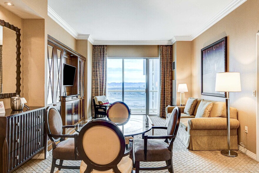 Building Photo - 135 E Harmon Ave