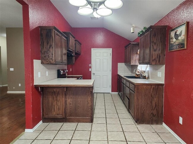 Building Photo - 212 Cambridge Dr