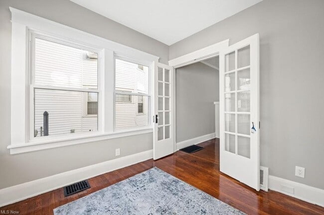 Building Photo - 1643 Lincoln Ave