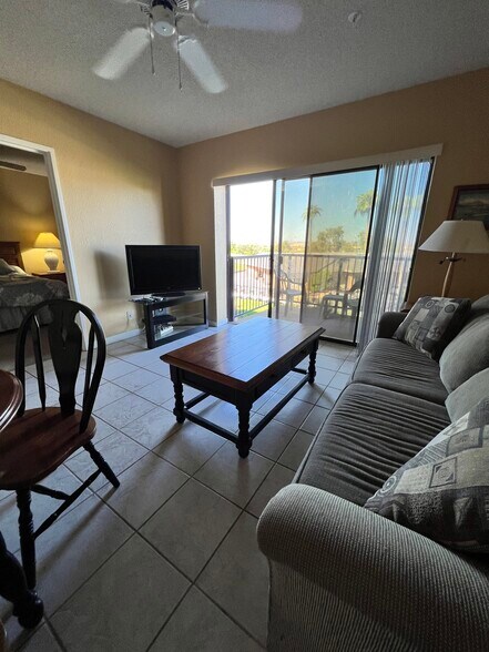 fully furnished turn key - 777 Harrah Way