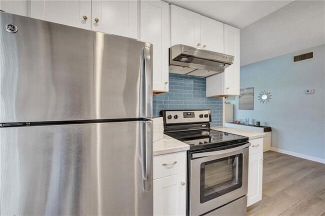 Building Photo - 224 Hibiscus Ave