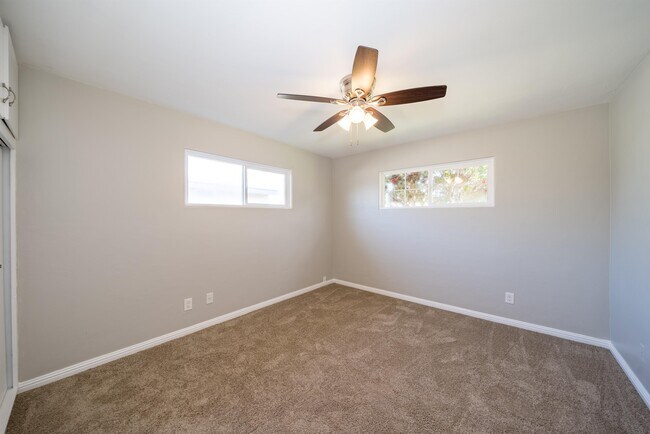 Building Photo - 1611 S Tremont St