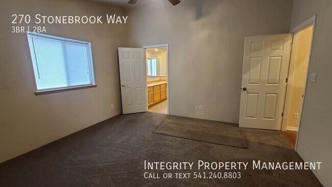 Building Photo - 270 Stonebrook Way