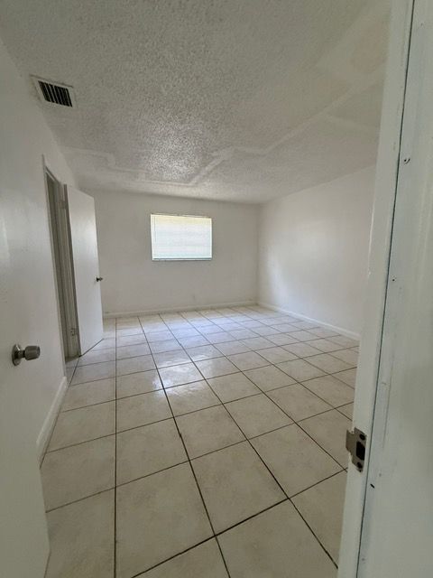 Building Photo - 1125 NW 5th Ave