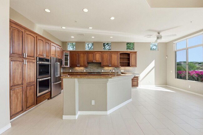 Building Photo - 11047 E Mirasol Cir