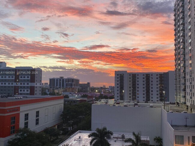 Building Photo - 333 NE 24th St