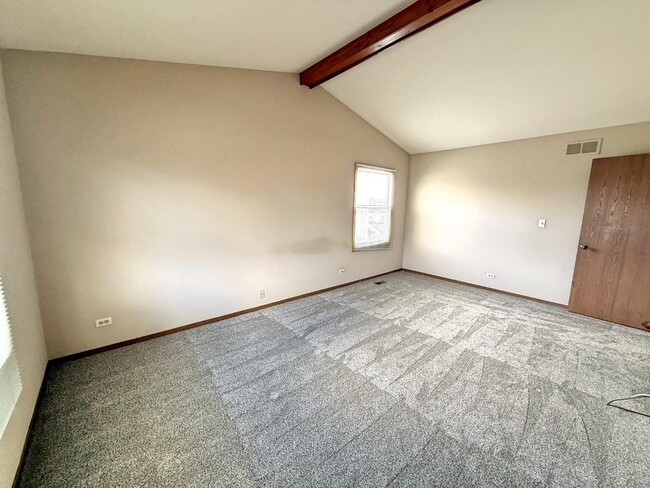 Building Photo - 1013 Pear Tree Ln