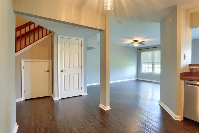 Building Photo - 226 Sparrow Rd