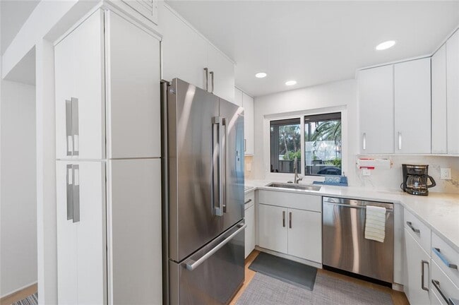 Building Photo - 6400 Flotilla Dr