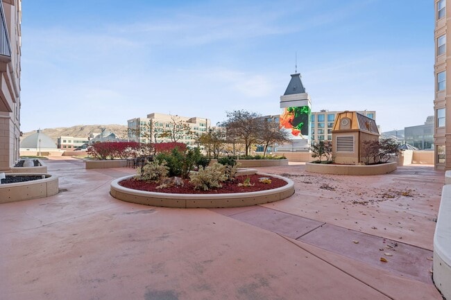 Building Photo - 5 S 500 W