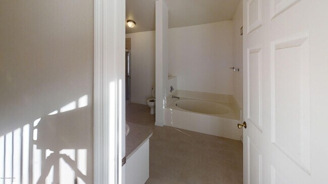 Building Photo - 2457 Deercroft Dr