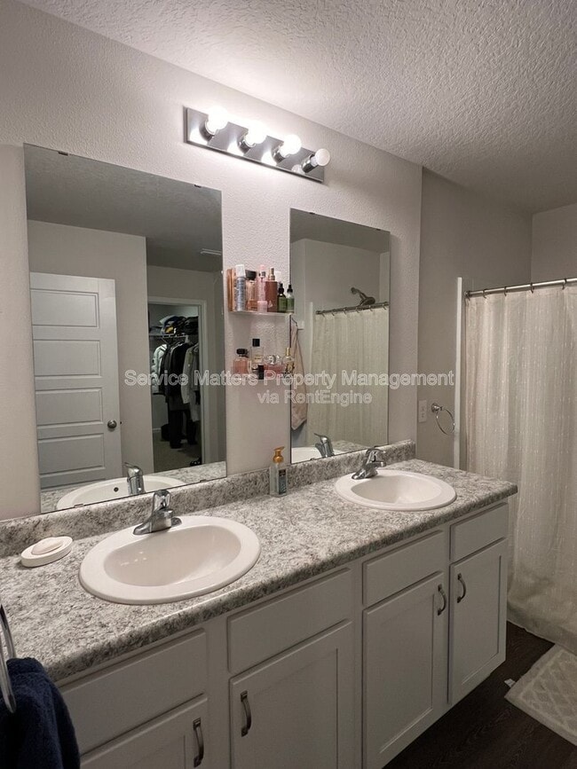 Building Photo - 921 Lovebird Ct