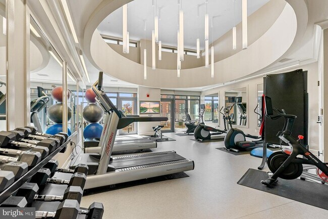 Building Photo - 7171 Woodmont Ave