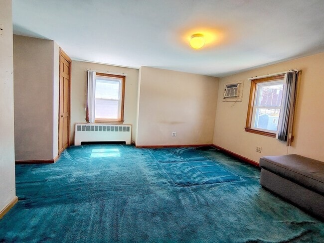 Building Photo - 74 Thurlow Ave