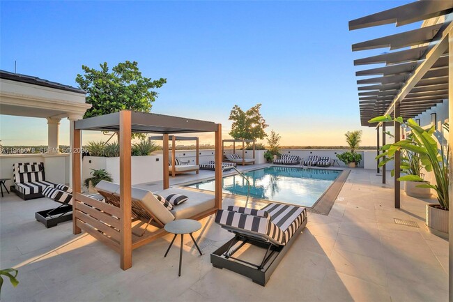 Building Photo - 4220 Laguna St