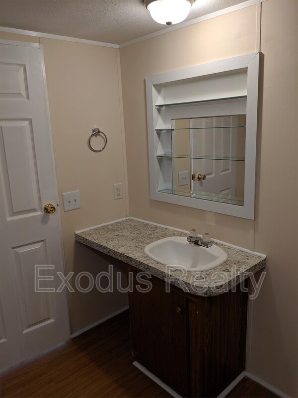 Building Photo - 220 Winding Ridge