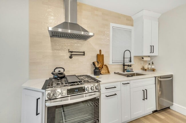 Building Photo - 67 Hillcrest Rd