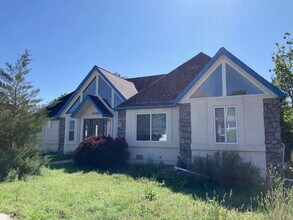 Building Photo - Ranch with Unfinished Basement in D20 with...