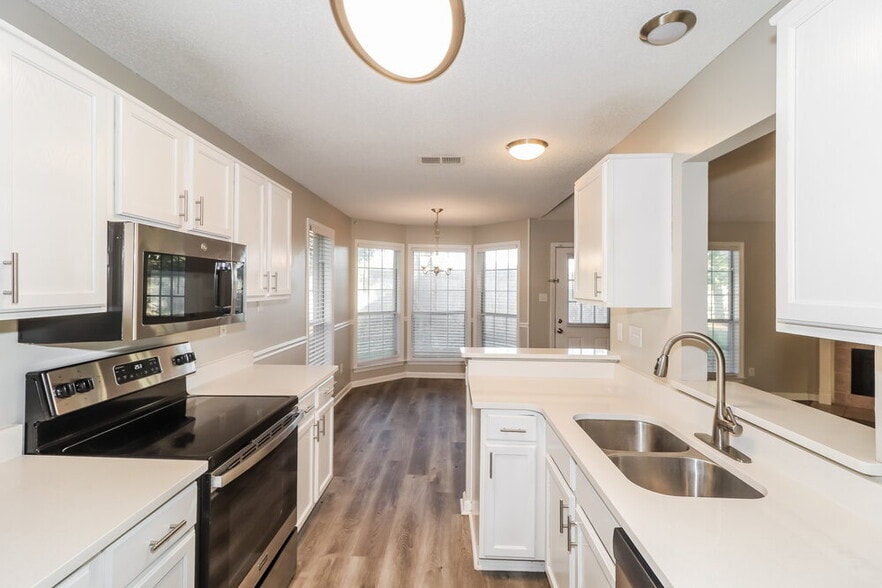 Building Photo - 3920 Pecan Trace Cove