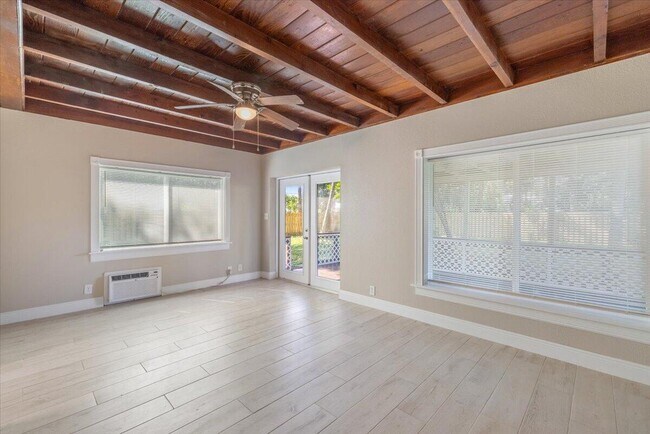 Building Photo - 807 S 12th St