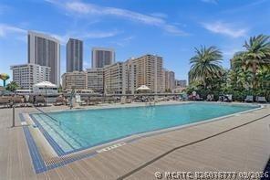 Building Photo - 2602 E Hallandale Beach Blvd