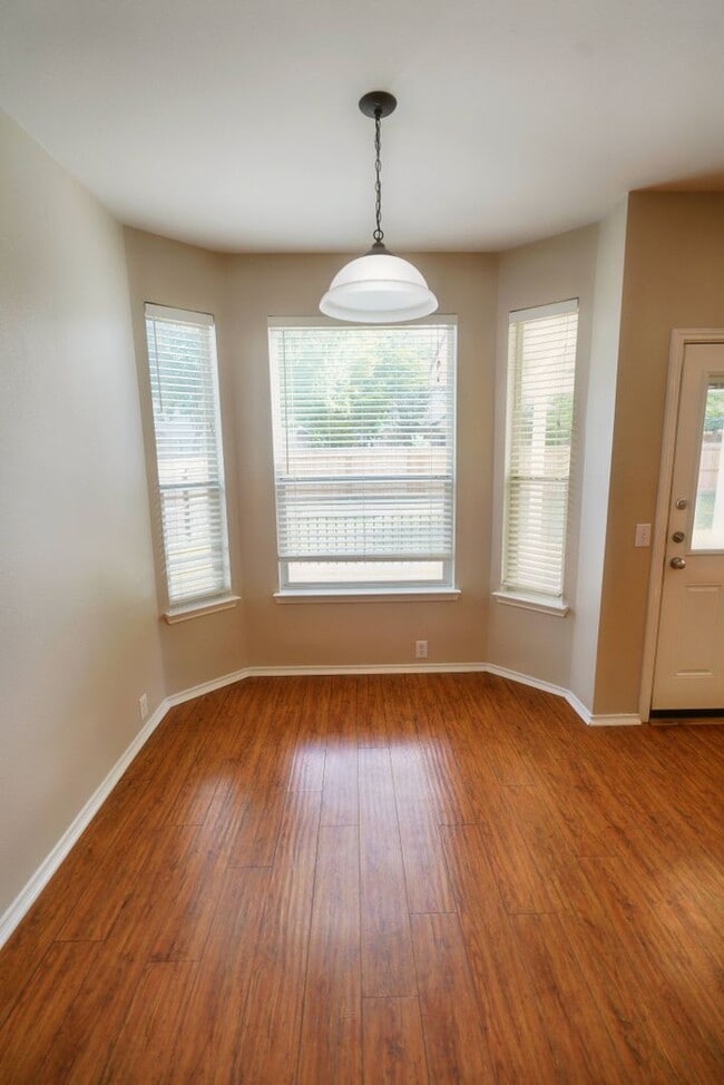 Building Photo - 4736 Green Bluff Dr