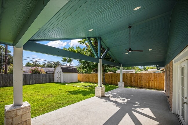 Building Photo - 11427 Hillcroft Ave