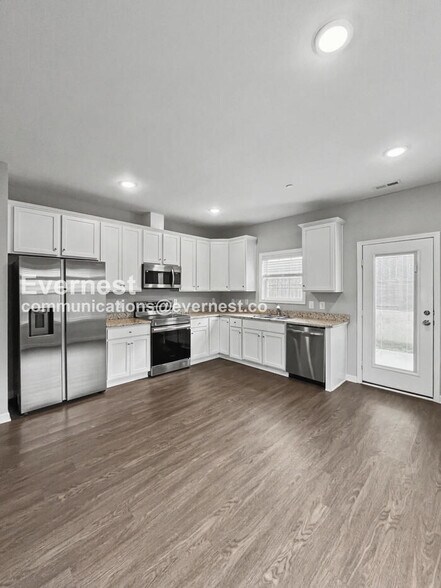 Building Photo - 1203 Trestle Dr