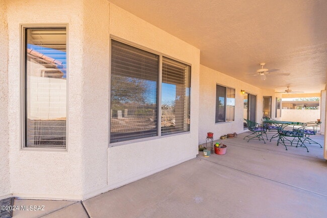 Building Photo - 36500 S Rock Crest Dr