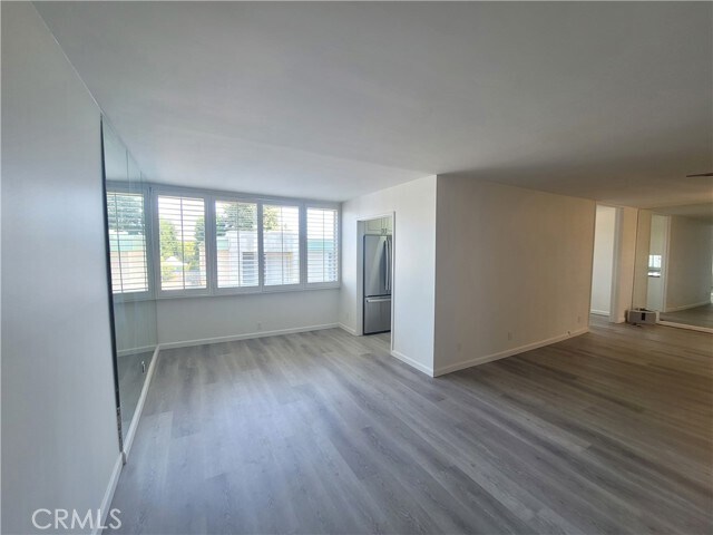 Building Photo - 5301 Balboa Blvd
