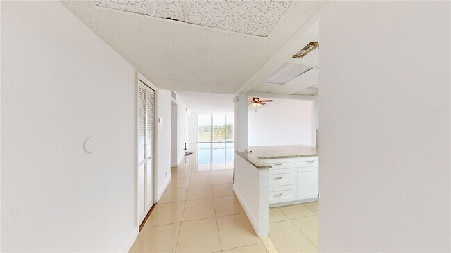 Building Photo - 3080 N Course Dr