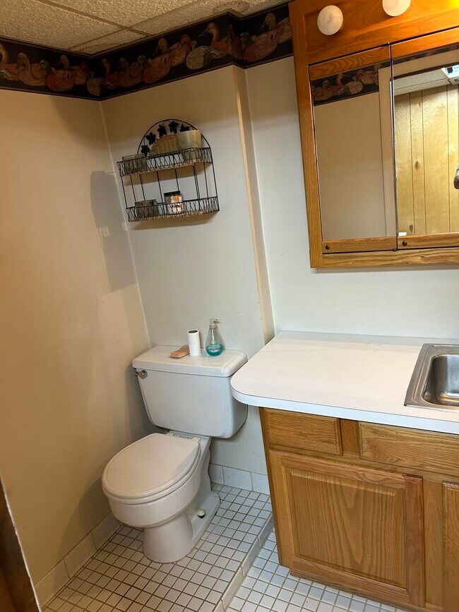 Building Photo - 1354 Catalpa Dr