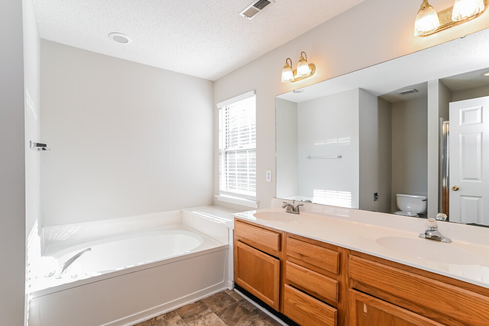 Building Photo - 8914 Clifton Meadow Dr
