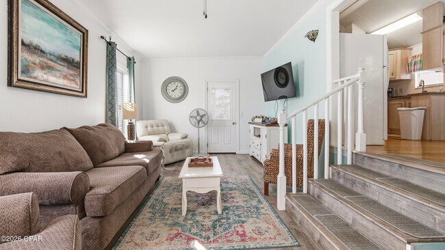 Building Photo - 1219 Thomas Dr