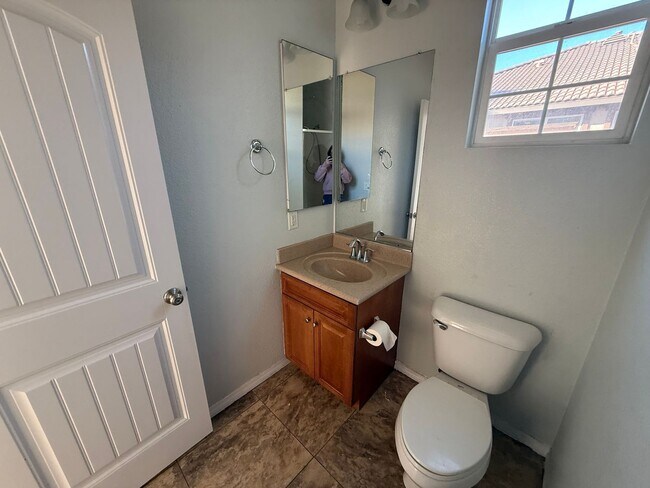 Building Photo - 5 Bedrooms 3 Baths! Resort Living at The Lakes Community in Menifee!