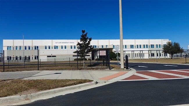 Building Photo - 8347 Lookout Pointe Dr